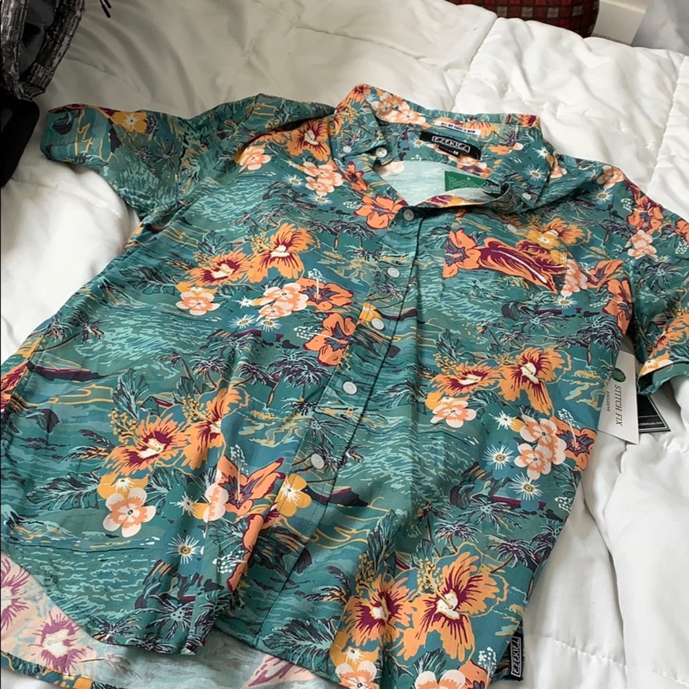 Button up Hawaiian